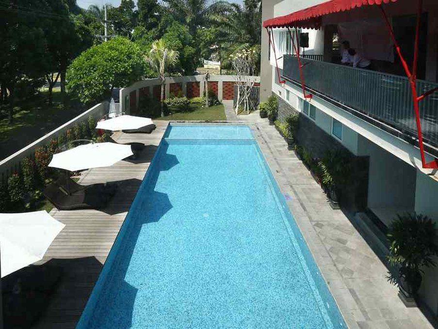 Grand Cakra Hotel Malang Exterior photo
